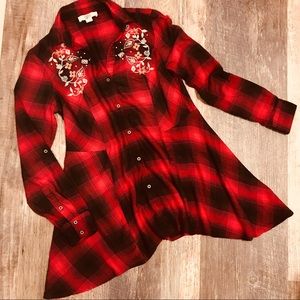 ☝️SOLD☝️ Red and black top